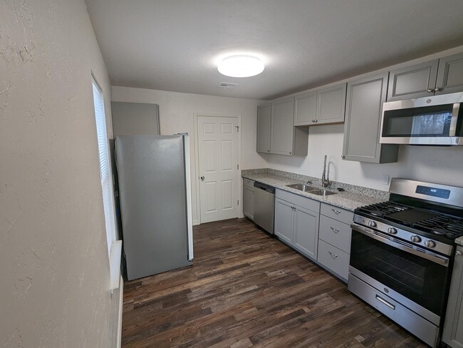 Photo - 835 S Burdick St