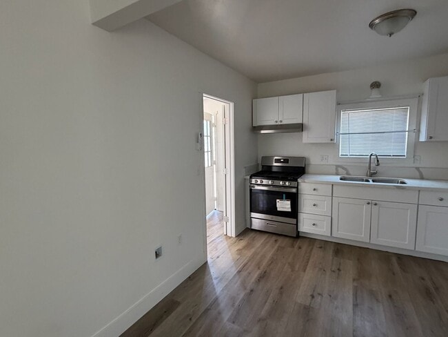 Photo - 824 S Irwin St