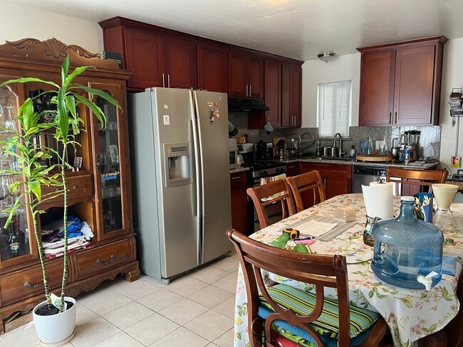 37059 Walnut St Unit Walnut Triplex Unit B