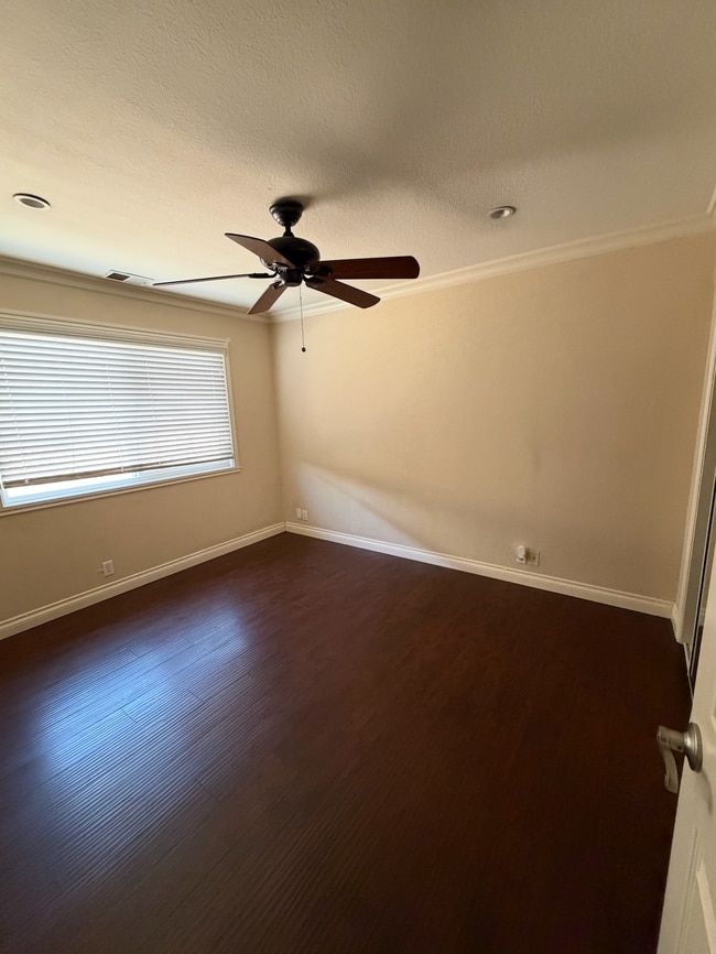 Photo - 4928 W 119th Pl Unidad #C