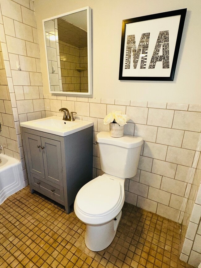 Photo - 139 Princeton St Unit 2