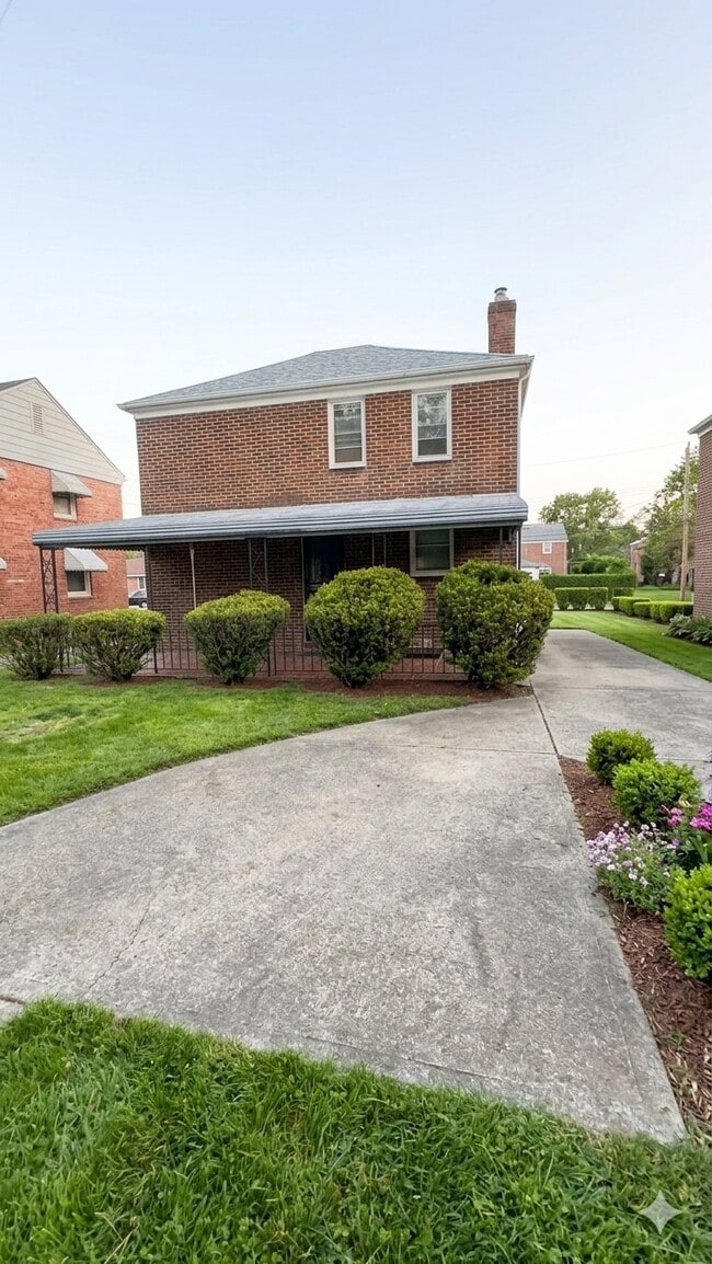 Photo - 5566 Beechwood Ave