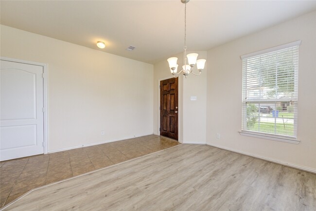 Photo - 16 Rose Desert Ct