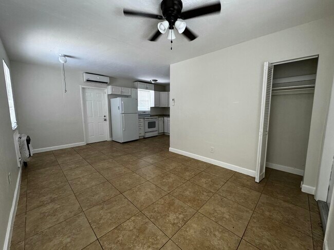 Photo - 1681 NE 51st Ct