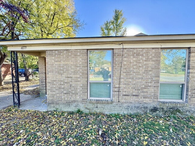 Building Photo - 4079 Forest View Dr