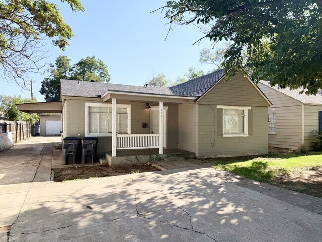 Building Photo - Charming 3-Bedroom Home with 2 Baths in th...
