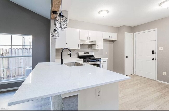 Photo - 4900 E Stassney Ln Unit A