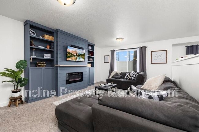 Photo - 318 Wren Hill Ln