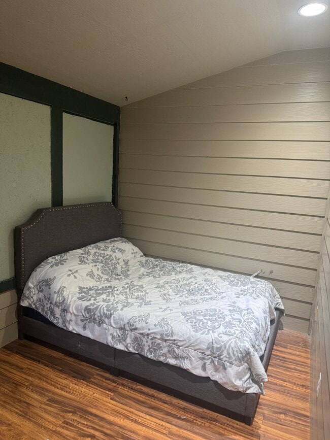 Photo - 1885 Lacy Ln