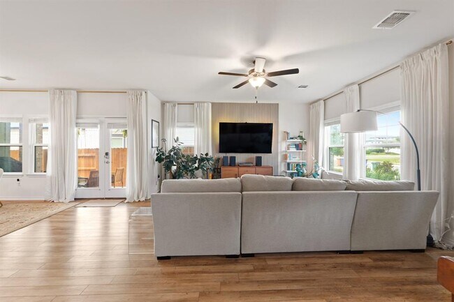 Photo - 9207 Looksee Ln