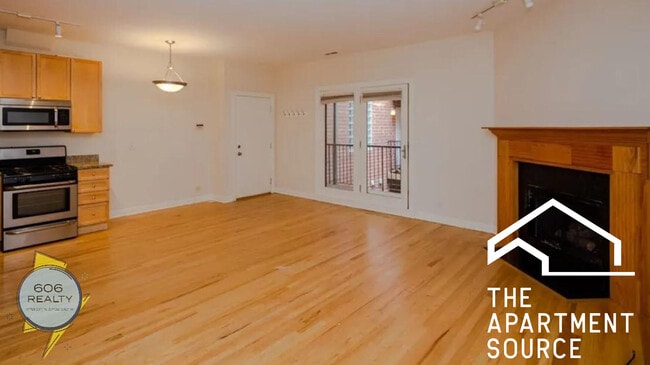 3349 N Clark St Unit 1SE
