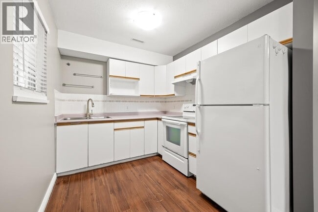 Photo - Ground Floor-2453 GILLESPIE STREET