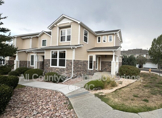Building Photo - 7332 Sandy Springs Point