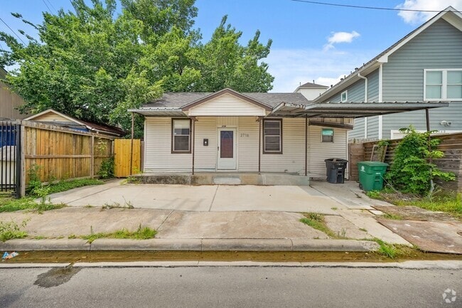 Building Photo - 2716 Commerce St Unit A Rental