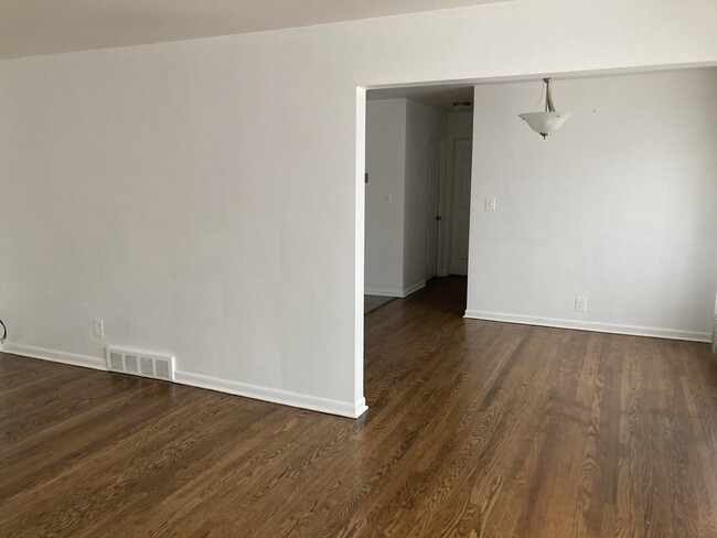 Dinning Room opens to the Living Room