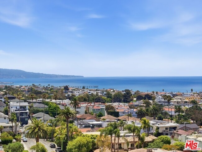 Photo - 108 S Poinsettia Ave