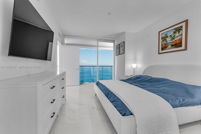 Photo - 700 NE 24th St Unidad 1405