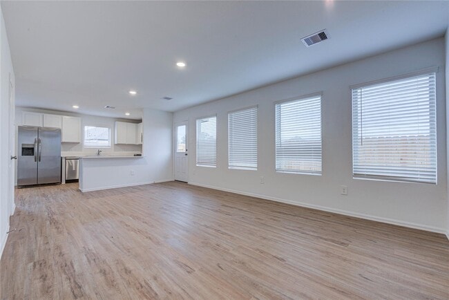 Photo - 310 Birch Blossom Path