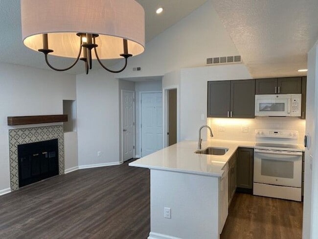 Photo - Bright Two Bedroom Condo at Powderhorn Unidad D