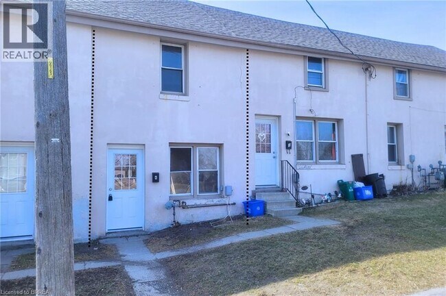 Photo - 301 Campbell St