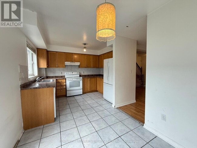 Photo - 80 Acorn Pl