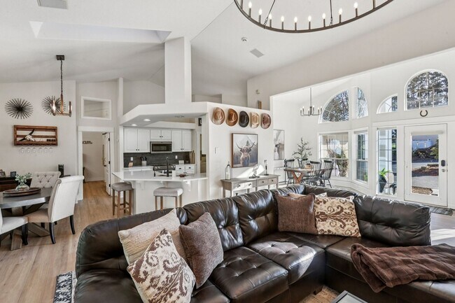 Photo - 19609 NW 9th Ct