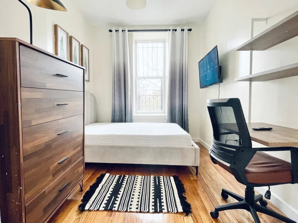 Furnished room/NOT APARTMENT - Furnished room/NOT APARTMENT Unit apt 4