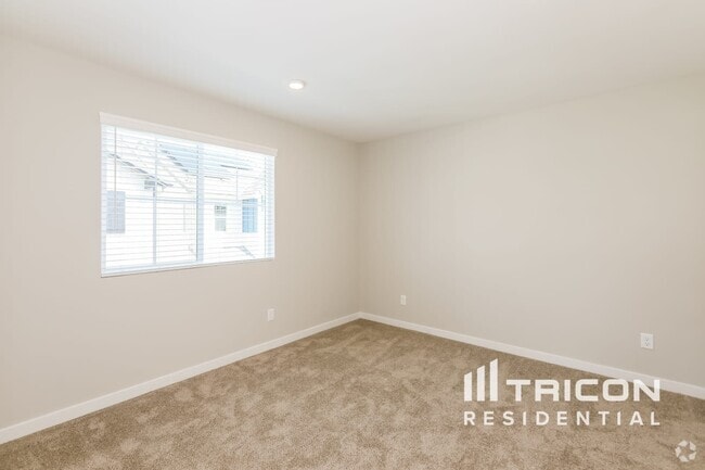 Building Photo - 31683 Hans Dr Rental