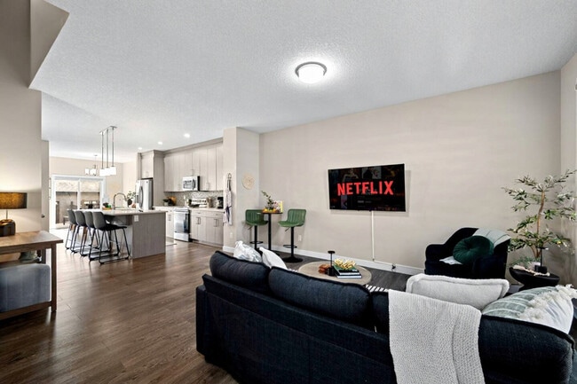 Photo - 10751-10792 92 St NW Unit SI ID1308634P