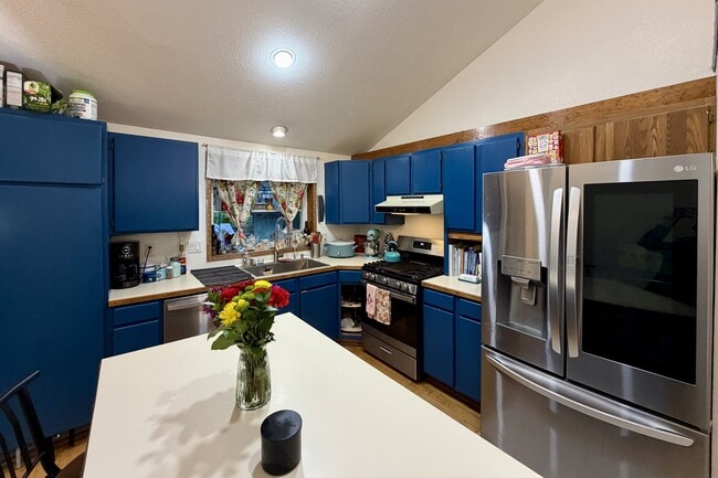 Photo - 1030 NE Coco Ct