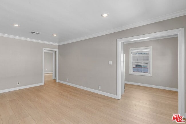 Photo - 1/2 W Olympic Blvd