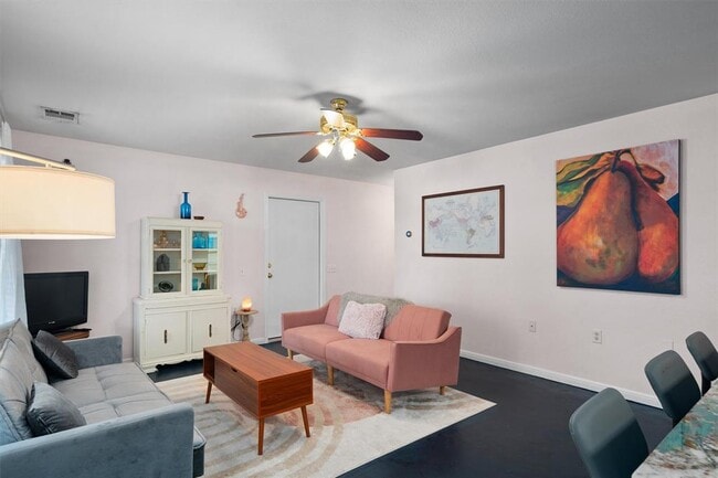 Photo - 1407 Sanchez St