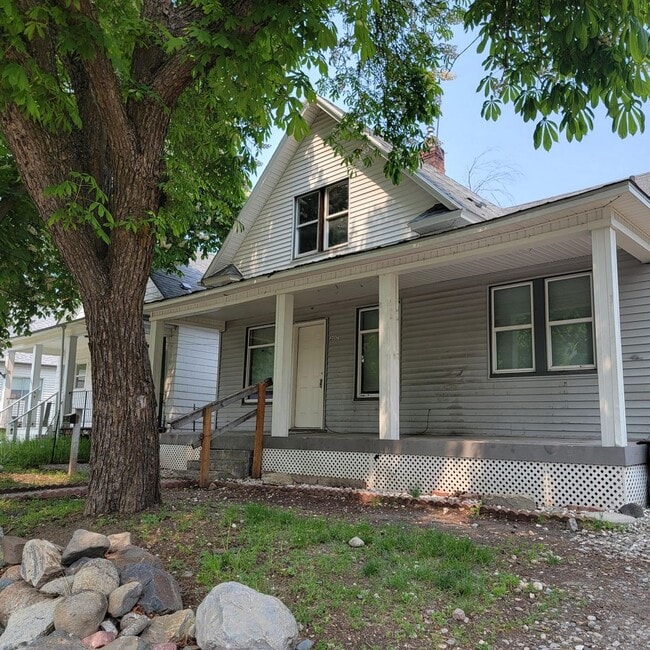 Photo - 4 bedroom lower South Hill home