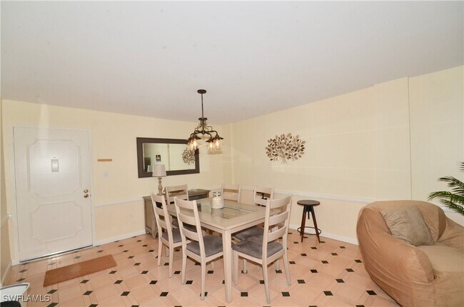 Photo - 555 Park Shore Dr Unidad B-309
