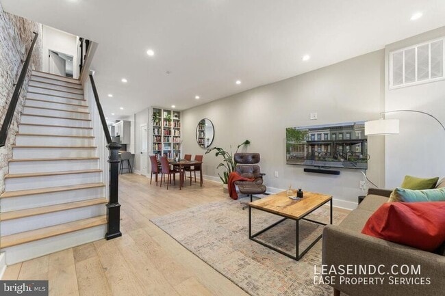 Photo - 121 15th St SE