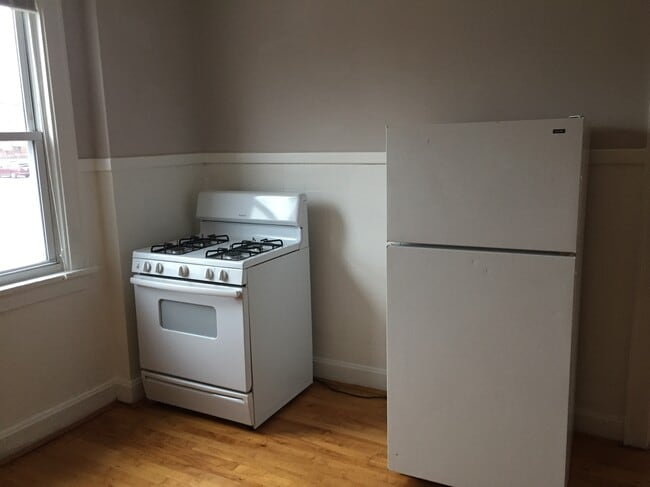 Photo - 3095 Glenmore Ave Unit 2