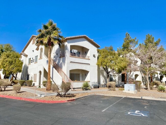 SPACIOUS 1 BEDROOM, 1 BATH GROUND-FLOOR CO... - SPACIOUS 1 BEDROOM, 1 BATH GROUND-FLOOR CO... Casa