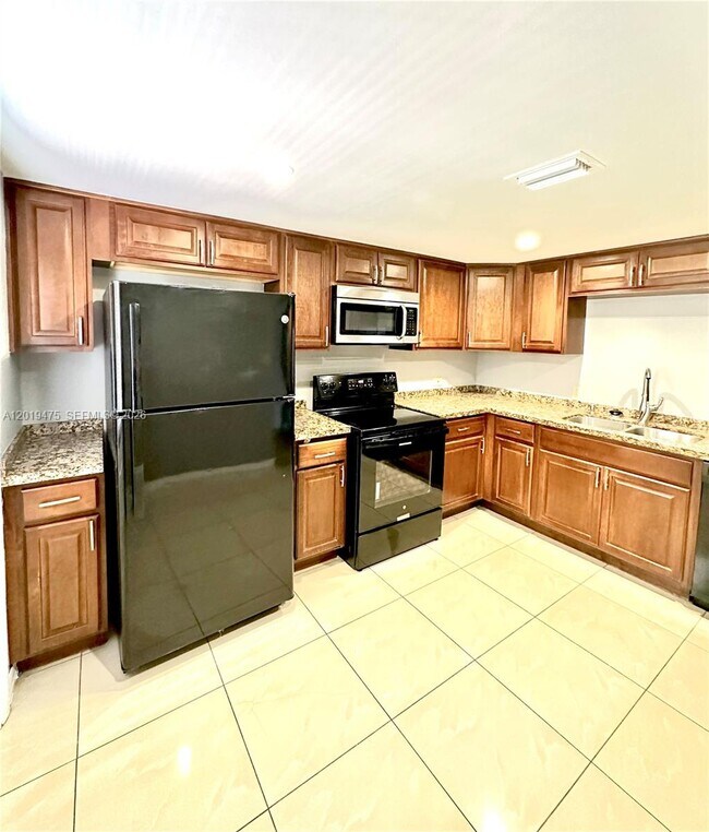 443 NE 195th St Unit 345