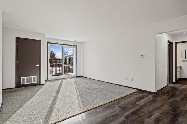 Arrowhead Apartments and Townhomes