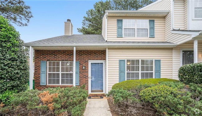 Building Photo - End-unit townhome in North Charlotte