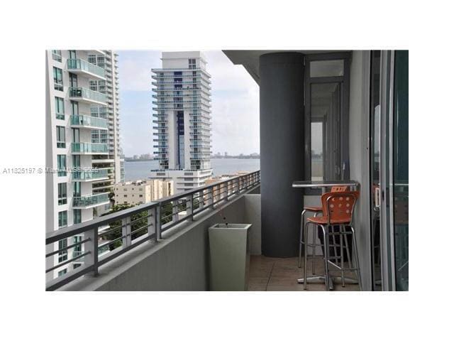 Building Photo - 350 NE 24th St Unit 906 Rental