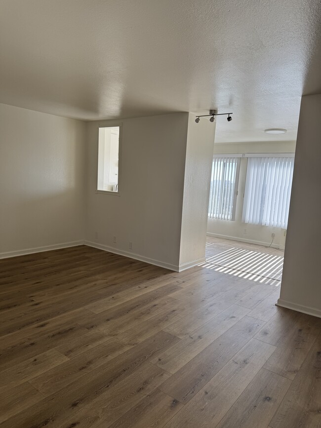 Photo - 1835 Molino Ave Unidad 15