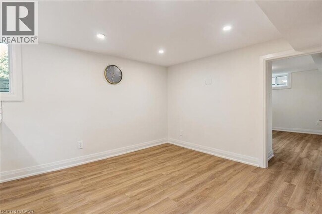 Photo - 129 W 32nd St