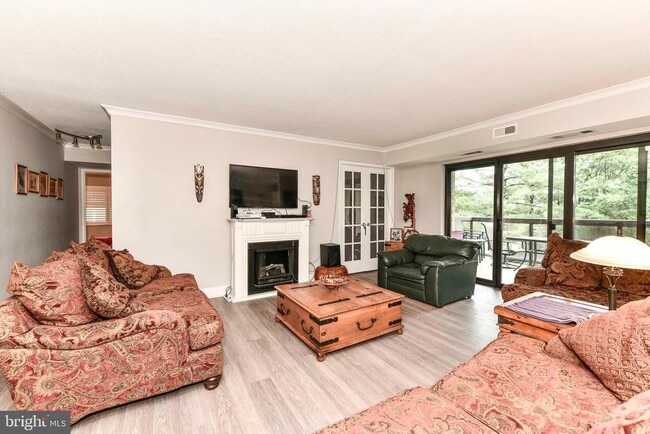 Photo - 309 Yoakum Pkwy Unit 408