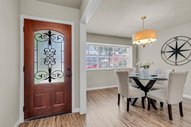 Photo - 7911 Heathrow Ln