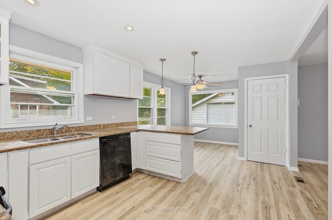 Photo - 14714 Ellis Ave