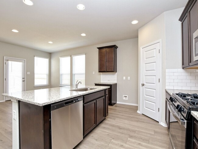 Photo - 5 BR + Office /2.5 BA - 2637 SF - Cloverle...