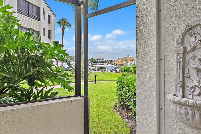 Photo - 811 Oak Harbour Dr