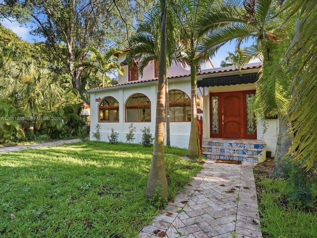 1137 Asturia Ave
