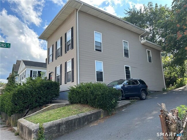 Building Photo - 19 S High St Unit 2S